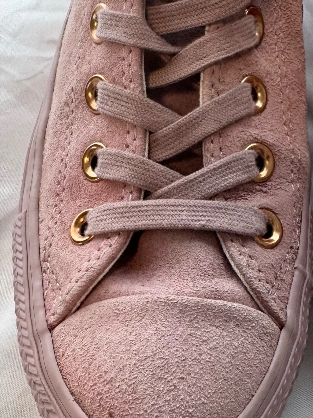 Converse Pink Suede Low-Top Sneakers with Gold Eyelets - Picture 4 of 8